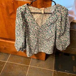 A new day floral puff sleeve top size small nwot